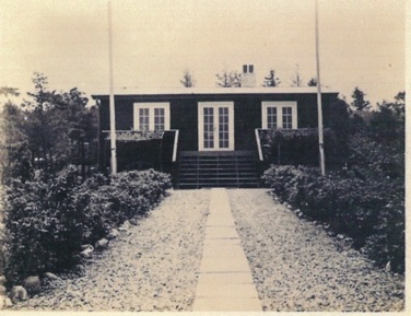 STRANDVEJEN 26 - LYSTRUP STRAND, Amerikanerhuset. Sommerhus for Dansk Amerikansk Klub i Randers.jpg